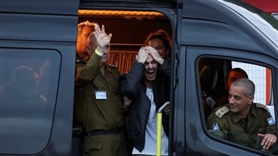 شهادات صادمة.. تفاصيل جديدة عن ظروف احتجاز الرهائن الإسرائيليين في غزة