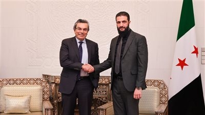 «رجل أعمال بريطاني ونجل سياسي بارز».. من هو أيمن أصفري المرشح لرئاسة الحكومة السورية؟