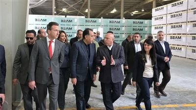 رئيس الوزراء يفتتح توسعات مصنع شركة «سي بورد» لتصنيع مواد البناء