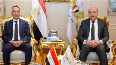 وزير الطيران المدني يبحث مع وفد شركه " سيتا " العالمية سبل التعاون المشترك فى مجال التحول الرقمي في المطارات المصرية