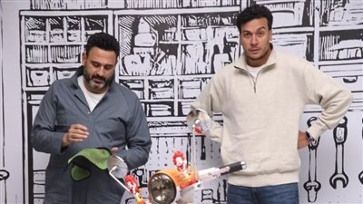 أحمد عبد الوهاب وأكرم حسني يستعينان بشيكو للتخلص من روح عم باني في مسلسل الكابتن