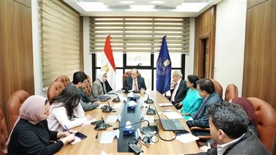 رئيس هيئة الدواء يجتمع مع ممثلي شركتي «ايبيكو»و «ريلاينس لايف ساينس» الهندية لدعم صناعة الدواء