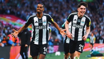 محمد صلاح يشارك في خسارة ليفربول أمام نيوكاسل يونايتد (1/2) في نهائي كأس رابطة المحترفين الإنجليزية