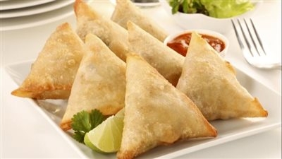 تناسب جميع الأذواق... أشهى وصفات سمبوسة البطاطس والبقدونس