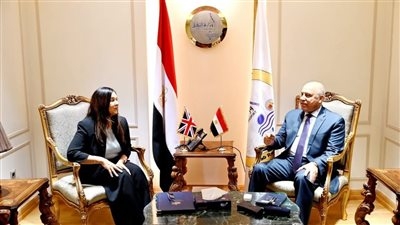 الصناعة: الحكومة ترغب في التعاون مع المملكة المتحدة في صناعة مكونات محطات التحلية ومشروعات إنتاج الطاقة