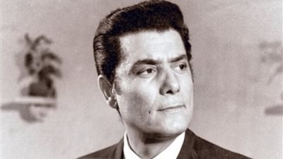 في ذكرى وفاته.. شكري سرحان فنان اعتزل التمثيل واشتهر بـ«عاشق القرآن»