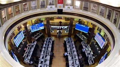 لمخالفة قواعد القيد.. البورصة تغرم 8 شركات 155 ألف جنيه
