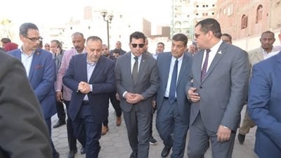 محافظ أسيوط ووزير الشباب والرياضة يتفقدان أعمال تطوير مركز التنمية الشبابية بمنفلوط تمهيداً لافتتاحه