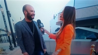 رامز جلال عن حاتم صلاح: كبيره نجار مسلح ومش شكل فنان ده قهوجي