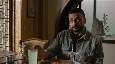تامر نبيل يهدد محمد فراج بكشف حقيقة عمله بالمراهنات في مسلسل منتهي الصلاحية