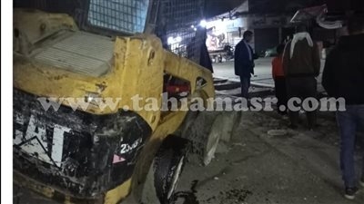 تعطل حركة القطارات.. قطار يصطدم بلودر في مزلقان العزبة بسمنود