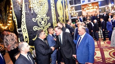 بحضور 4 محافظين.. محافظ الدقهلية يتلقى العزاء في وفاة السكرتير العام للمحافظة بدار المناسبات بالمنصورة