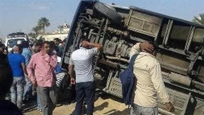 21  مصاب علي الأسفلت بسبب حمار..  بالأسماء ارتفاع مصابي حادث مني باص الفيوم لـ21