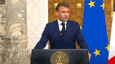 ماكرون: أغادر مصر بعد ثلاثة أيام مؤثرة وشكرا للرئيس السيسي وللمصريين