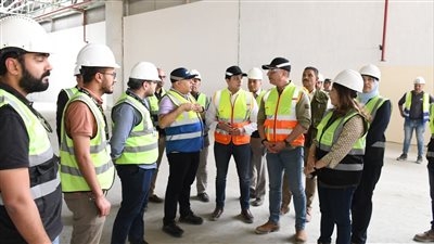 محافظ الفيوم يلتقي ووفد شركة يازاكي ويتفقدون الأعمال الانشائية لمصنع الضفائر الكهربائية للسيارات