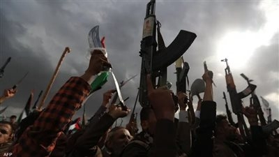 الحوثيون يدخلون معركة غزة من أوسع أبوابها...طائرات مسيرة في عمق تل أبيب