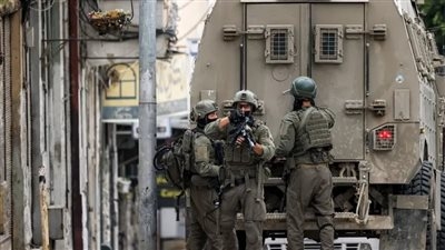 الجيش الإسرائيلي يحوّل أحياء طولكرم إلى ثكنات عسكرية ويفرض عزلاً تامًا