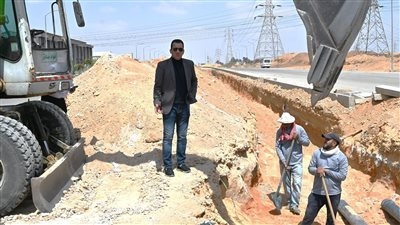 رئيس جهاز تنمية العاشر من رمضان يتفقد أعمال تطوير ورفع كفاءة البنية التحتية بالمنطقة الصناعية