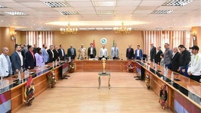 محافظ الشرقية يُكرم لاعبي فريق السلة بنادي الشرقية الرياضي لصعودهم لدوري الدرجة الأولى موسم 2025