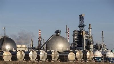 إيني تخفض توقعات أسعار النفط 10 دولارات رغم تراجع أرباح الربع الأول