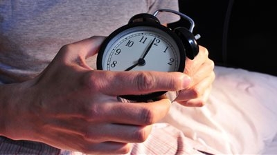 الحكومة تعلن بدء التوقيت الصيفي الجمعة.. وأول تحرك برلماني بشأن جدوى القرار