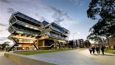 فرصة ذهبية.. منح جامعة موناش الممولة بالكامل 2025 للباحثين الدوليين والمحليين