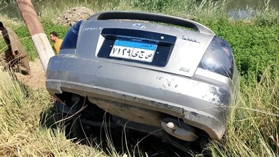 إصابة 3 أشخاص إثر انقـ ـلاب سيارة أجرة في سوهاج