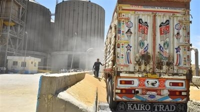 محافظ أسيوط: توريد 9356 طناً من حصاد القمح للشون والصوامع حتى الآن ضمن منظومة التوريد لموسم 2025