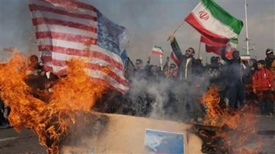 أميركا وحلفاؤها يضغطون لإعلان عدم امتثال إيران نووياً: تصعيد دبلوماسي يهدد بإعادة العقوبات