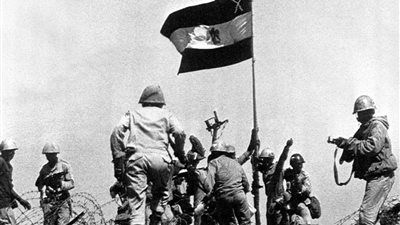 في عيد تحرير سيناء.. هند صبري: المكان اللي برتاح فيه.. وشام الذهبي: بفديكي بروحي يا أغى مكان