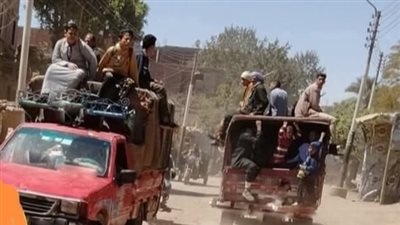 ضبط سيارة ربع نقل مخالفة تقل 28 عاملًا زراعيًا في ظروف غير آمنة بالمنيا