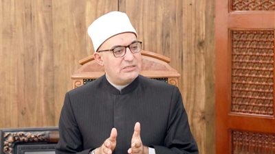 ما حكم كتابة بعض الآيات والأذكار على الكفن .. د. نظير عياد يجيب