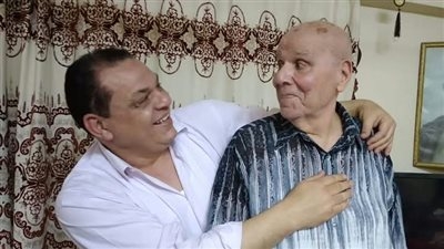 لم يسأل عنه فنان.. نجل نعيم عيسى يكشف لـ تحيا مصر تطورات جديدة في حالته الصحية