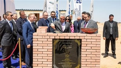 باستثمارات 14 مليون يورو.. رئيس اقتصادية قناة السويس يشهد وضع حجر أساس «تريجاس» لإنتاج أسطوانات الغاز
