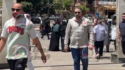 محمد سراج الدين عضو مجلس إدارة النادي الأهلي يشارك في جنازة أمح الدولي أشهر مشجعي القلعة الحمراء (فيديو)