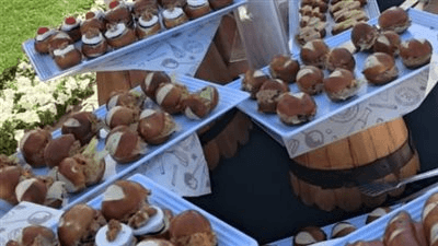 البريتزل.. ألمان يحتفلون بيوم الخبز الألماني داخل منتجعات الغردقة