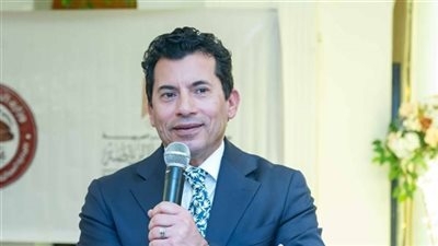 بالصور.. وزير الشباب والرياضة يلتقي بطل المصارعة مصطفى حسين ويوجه بتقديم الدعم الكامل لتأهيله للأولمبياد