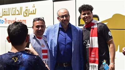 جماهير الزمالك تصل مقر النادي استعدادًا للتحرك بالحافلات لبرج العرب لمواجهة المصري (صور)