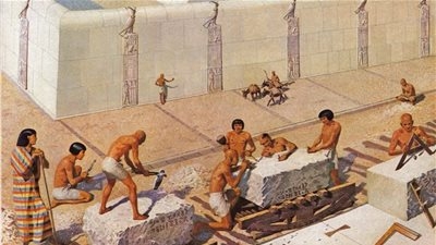 العمال في مصر القديمة: شركاء البناء في حضارة عظيمة تحت مظلة قيم العدالة
