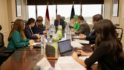 وزير السياحة يلتقي سكرتير عام منظمة الدول الثماني النامية للتعاون الاقتصاديD8  والوفد المرافق له