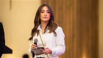 بأسلوب تفاعلي لافت… د. داليا غُزلان تقود جلسة محورية عن السوشيال ميديا و الطب