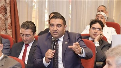 «وحدات سكنية ايجار تمليكي.. و10 سنوات مرحلة انتقالية».. النائب محمود عصام يطرح حلا لأزمة مشروع قانون الإيجار القديم