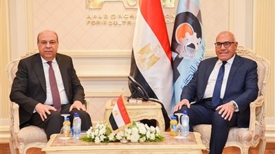 رئيس الهيئة العربية للتصنيع ووزير الطيران المدني يشهدان توقيع بروتوكول تعاون مشترك لتوفير محاكيات علوم الطيران