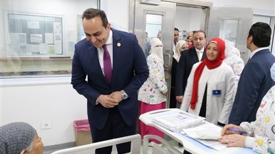 رئيس هيئة الرعاية الصحية يستجيب لطلب أعضاء مجلس النواب بمضاعفة الطاقة الاستيعابية للحضّانات بمستشفى القصاصين