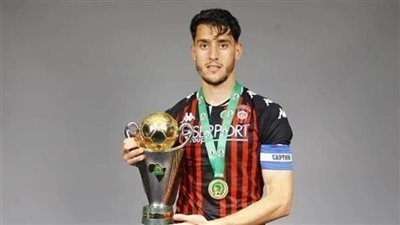 الإعلامي إبراهيم يعلن فشل مفاوضات النادي الأهلي لضم الجزائري زين الدين بلعيد