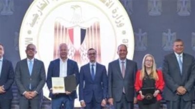وزير الاستثمار يسلم 6 رخص ذهبية جديدة لعدد من المشروعات الاستثمارية الاستراتيجية