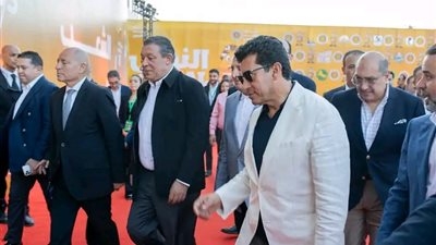 "الشعب الجمهوري" يكرم 26 من الأمهات المثاليات و 500 من خريجي مبادرة الذكاء الاصطناعي ويهدي280 رحلة عمرة