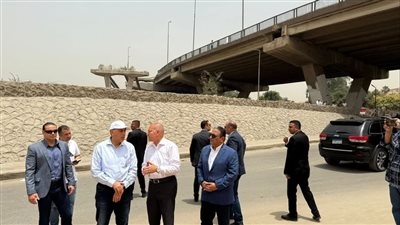 رئيس الوزراء يتابع سير الأعمال بمحيط منطقة السيدة عائشة
