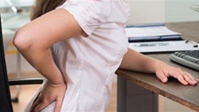 علاج آلام الظهر المزمنة بدون جراحة: حقن النخاع العظمي لمرضى الأقراص الفقرية