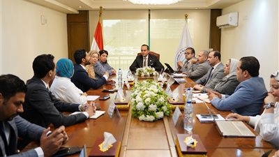 رئيس هيئة الرعاية الصحية يلتقي وفد شركة «سانوفي» العالمية